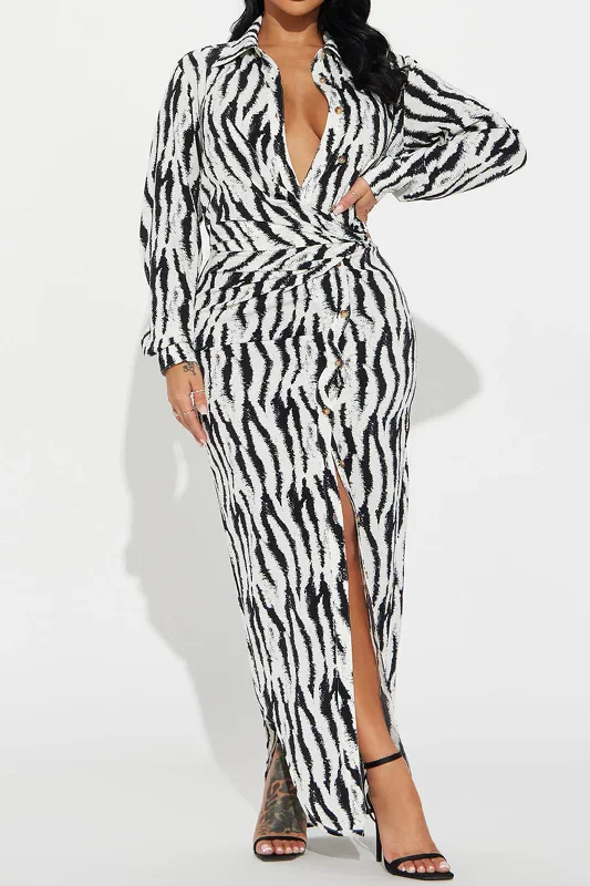 Plus Size Tiger Print Button V-Neck Maxi Dress