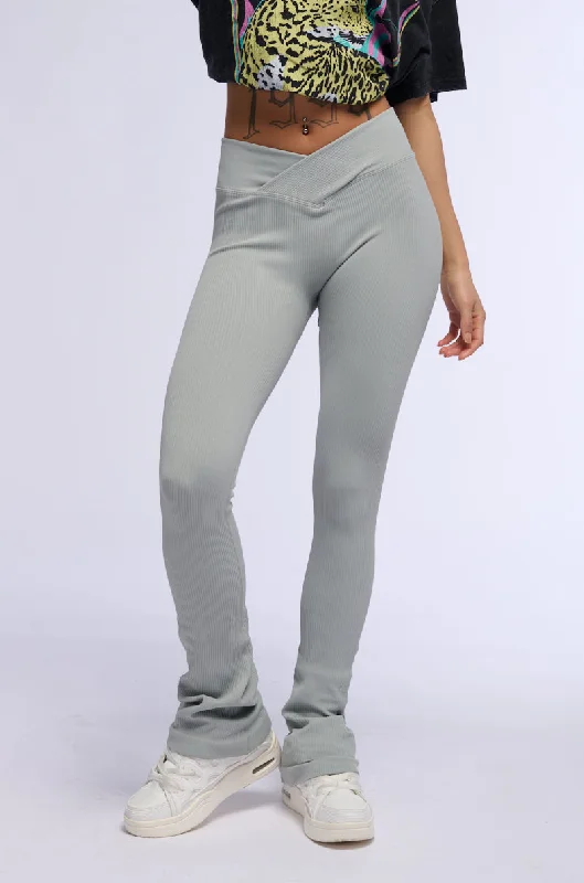 PAXTON RIBBED CROSS FRONT FLARED LEGGING IN GREY