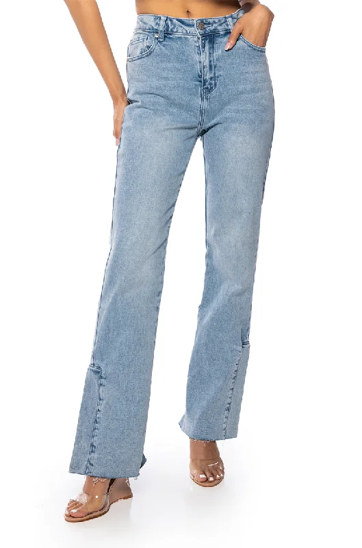 C'EST LA VIE HIGH RISE STRAIGHT JEANS